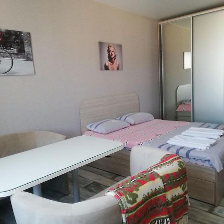 Obolonsky Hotel Киев Екстериор снимка