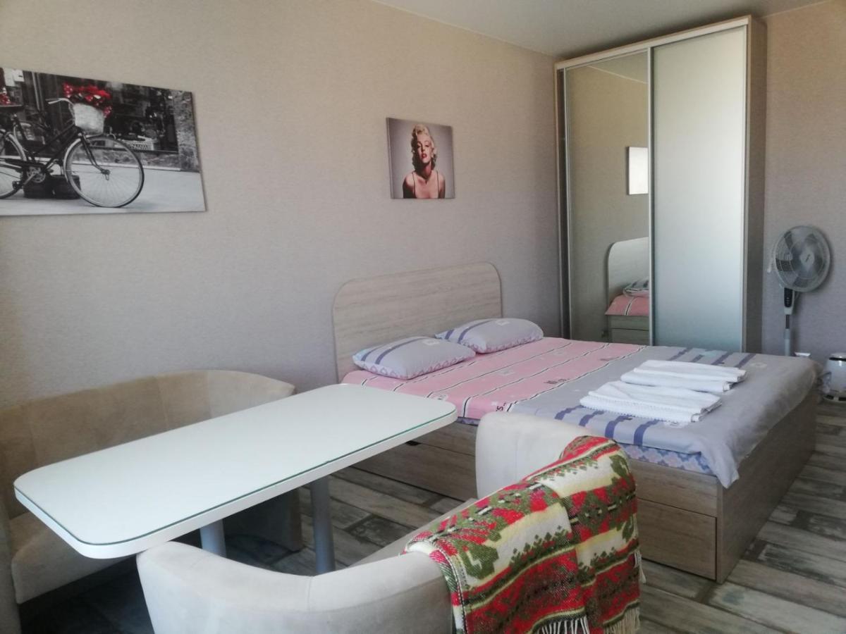 Obolonsky Hotel Киев Екстериор снимка