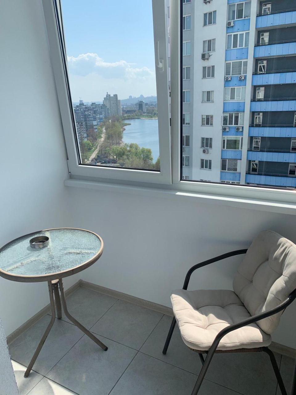 Obolonsky Hotel Киев Екстериор снимка