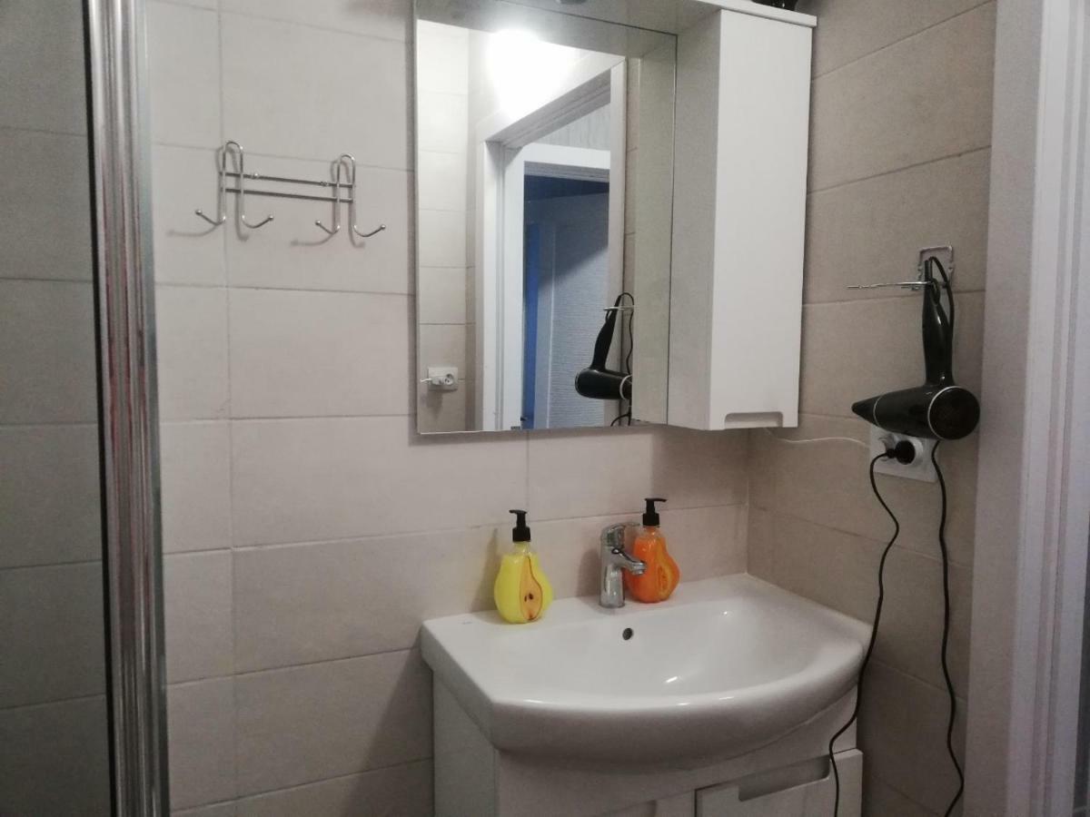 Obolonsky Hotel Киев Екстериор снимка