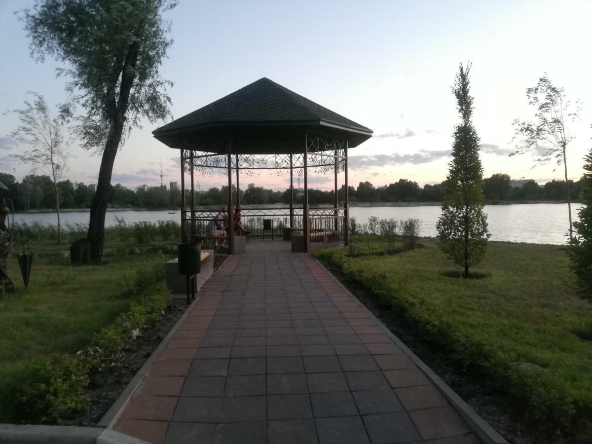 Obolonsky Hotel Киев Екстериор снимка